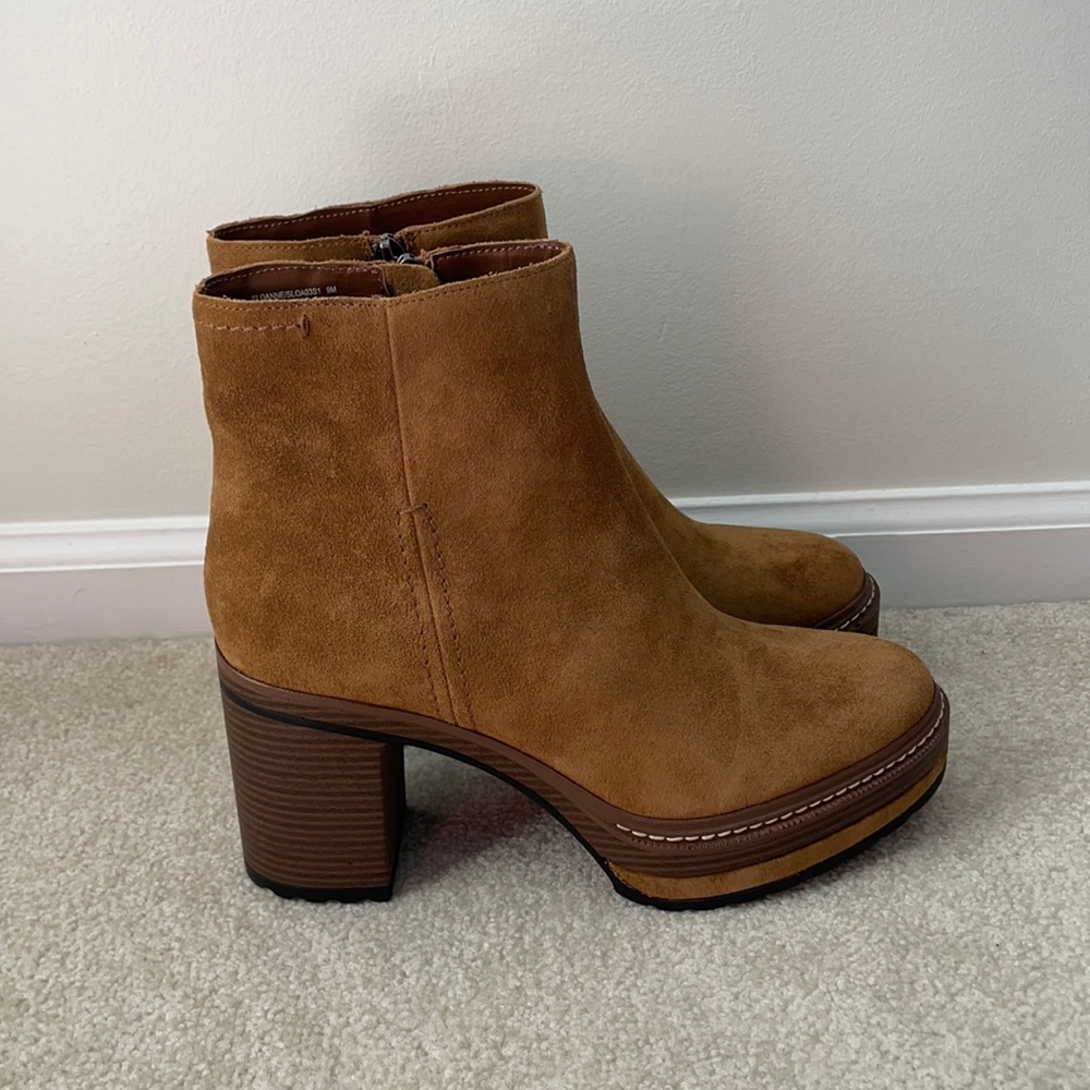 Never worn brown boots